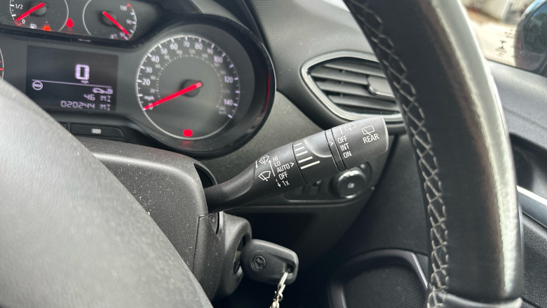 Vauxhall Crossland 1.2 Design 5dr Petrol Hatchback